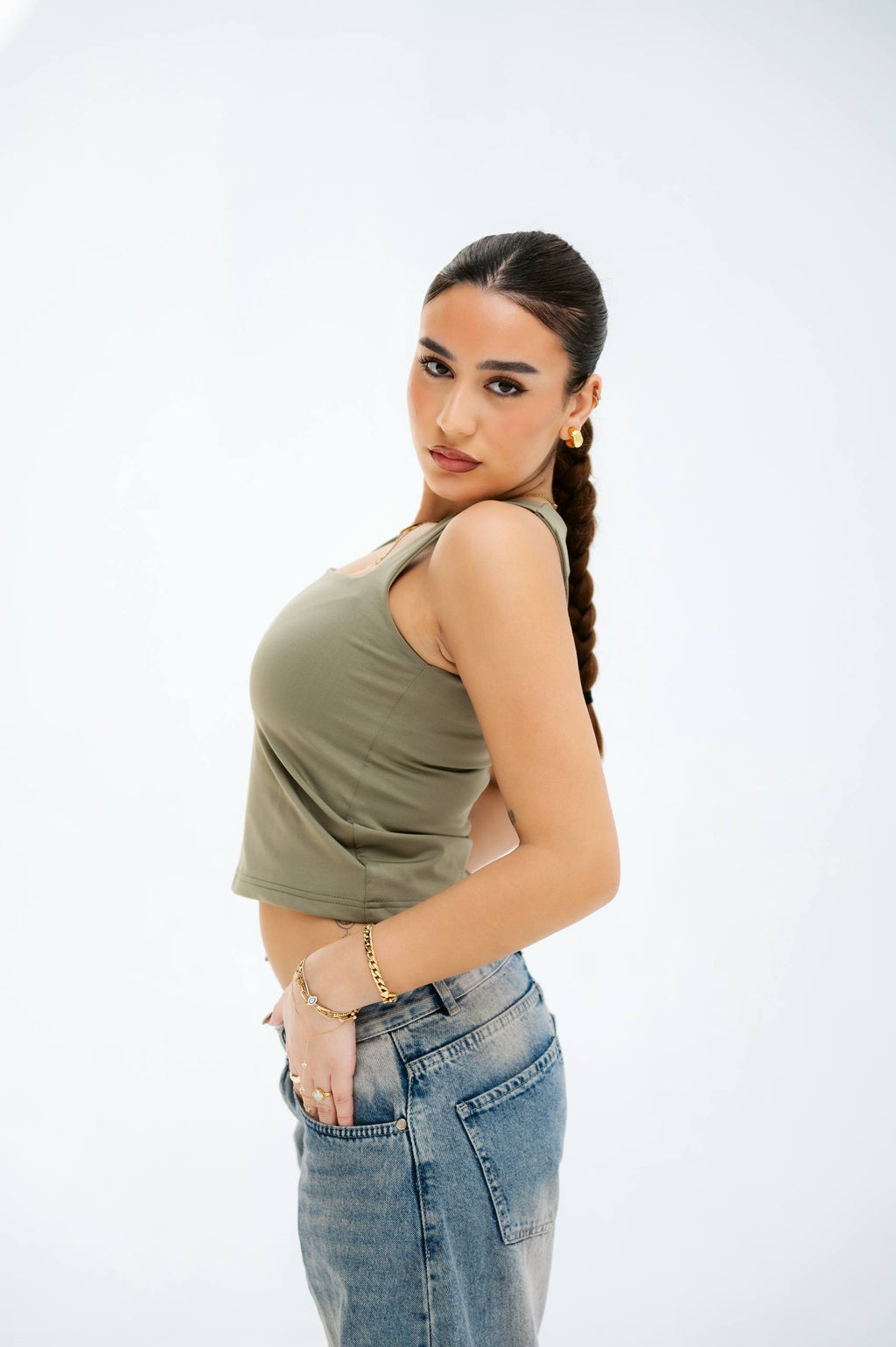 SLIM FIT U-NECK TANK TOP 04
