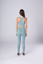 Sports suit Rip pieces