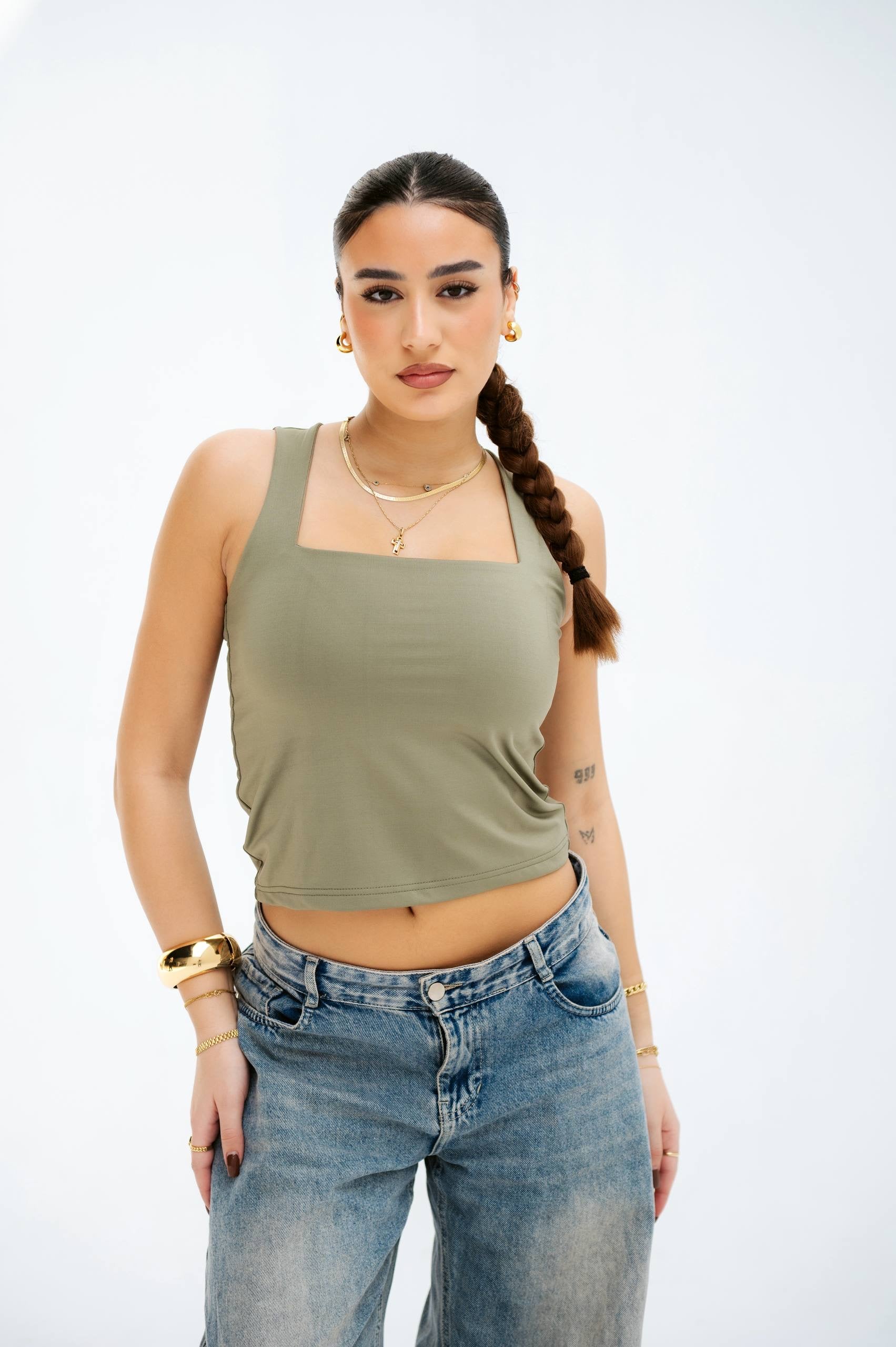 SLIM FIT U-NECK TANK TOP 04