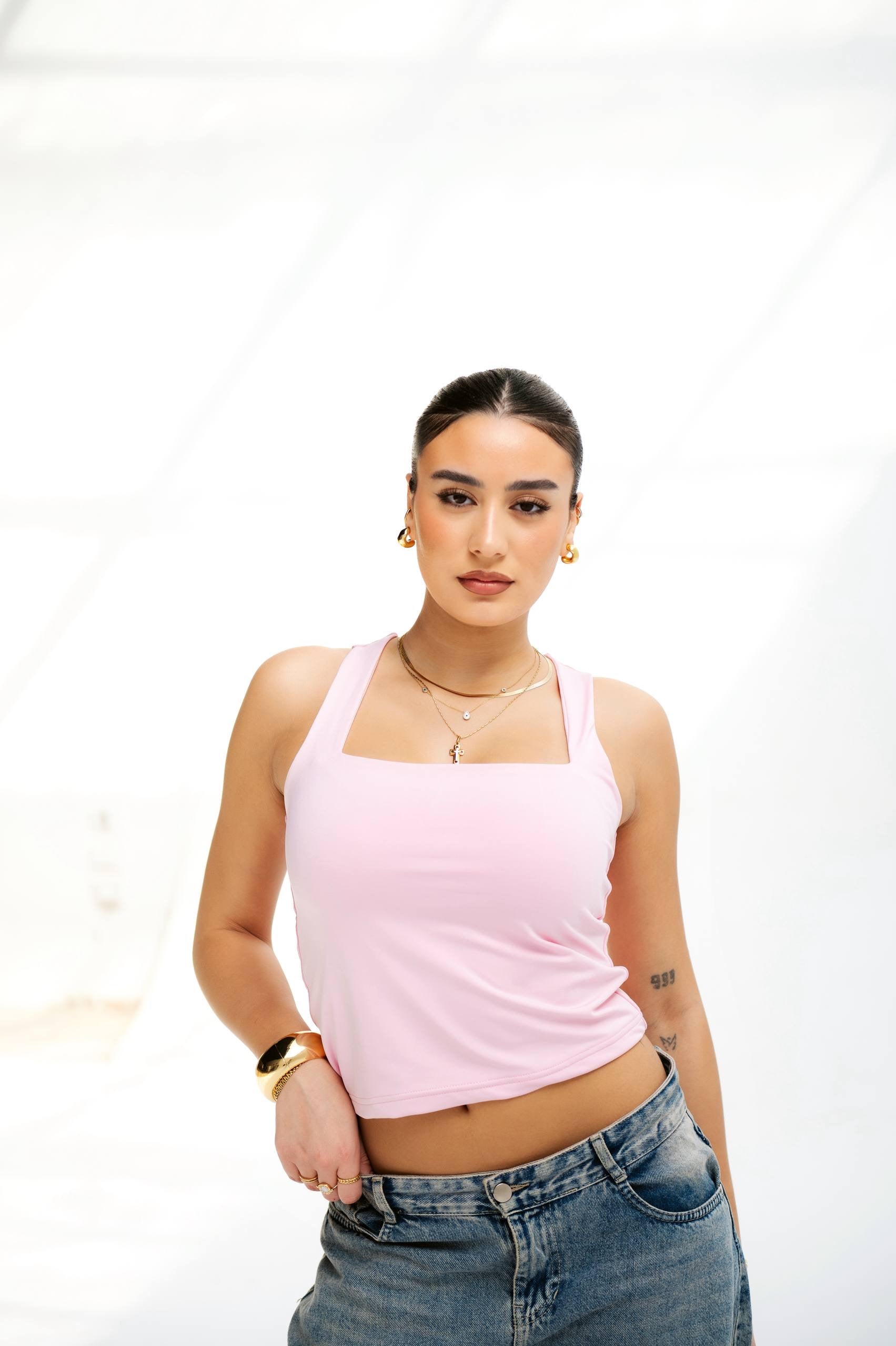 SLIM FIT U-NECK TANK TOP 04