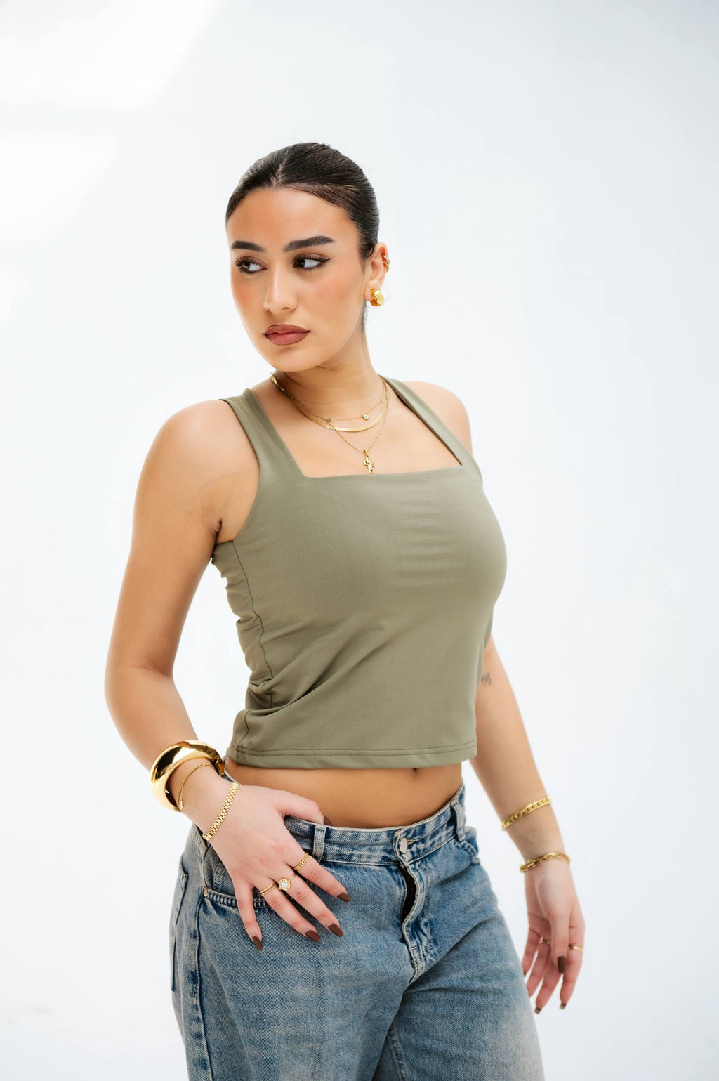 SLIM FIT U-NECK TANK TOP 04