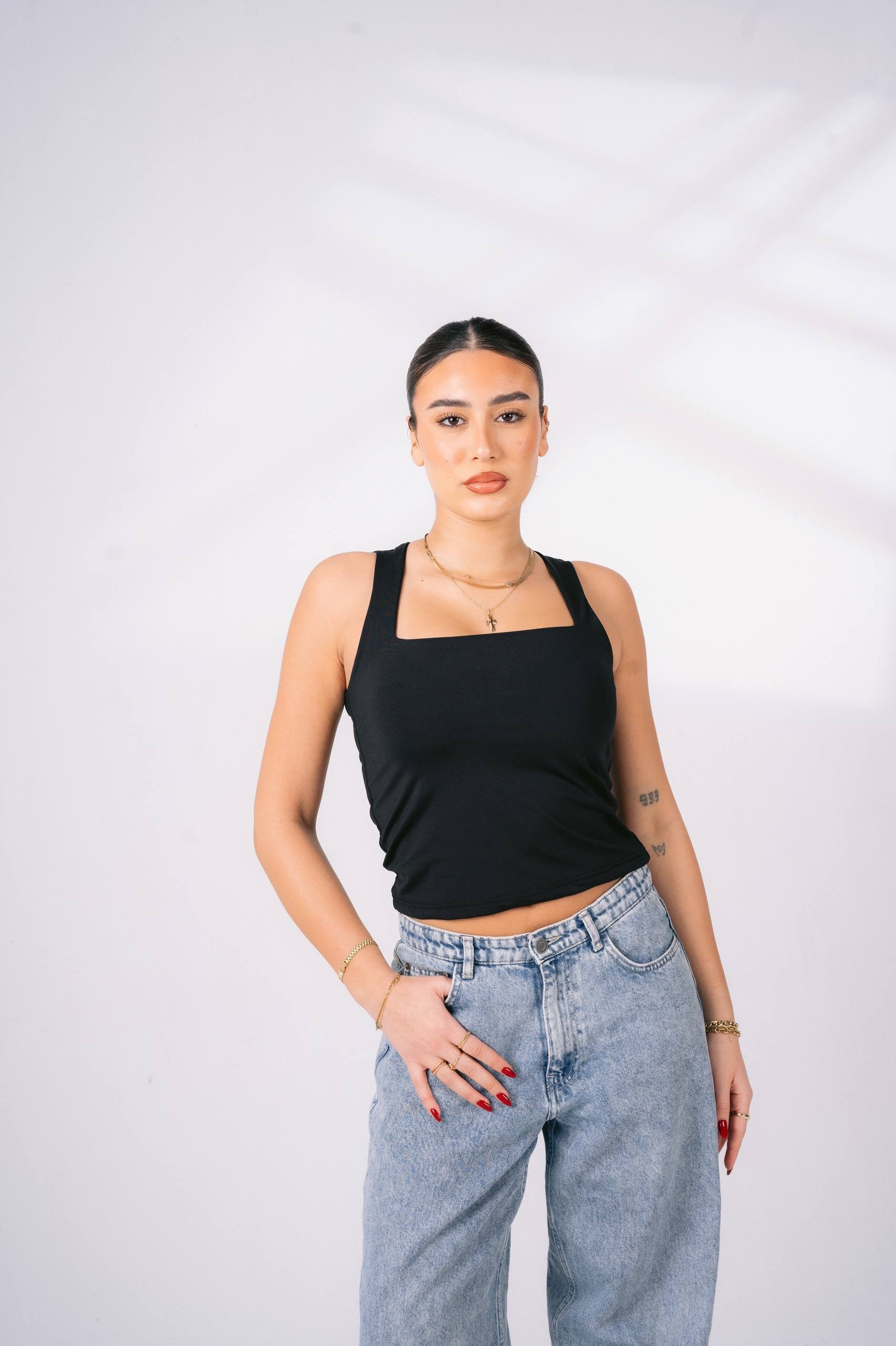 SLIM FIT U-NECK TANK TOP 04