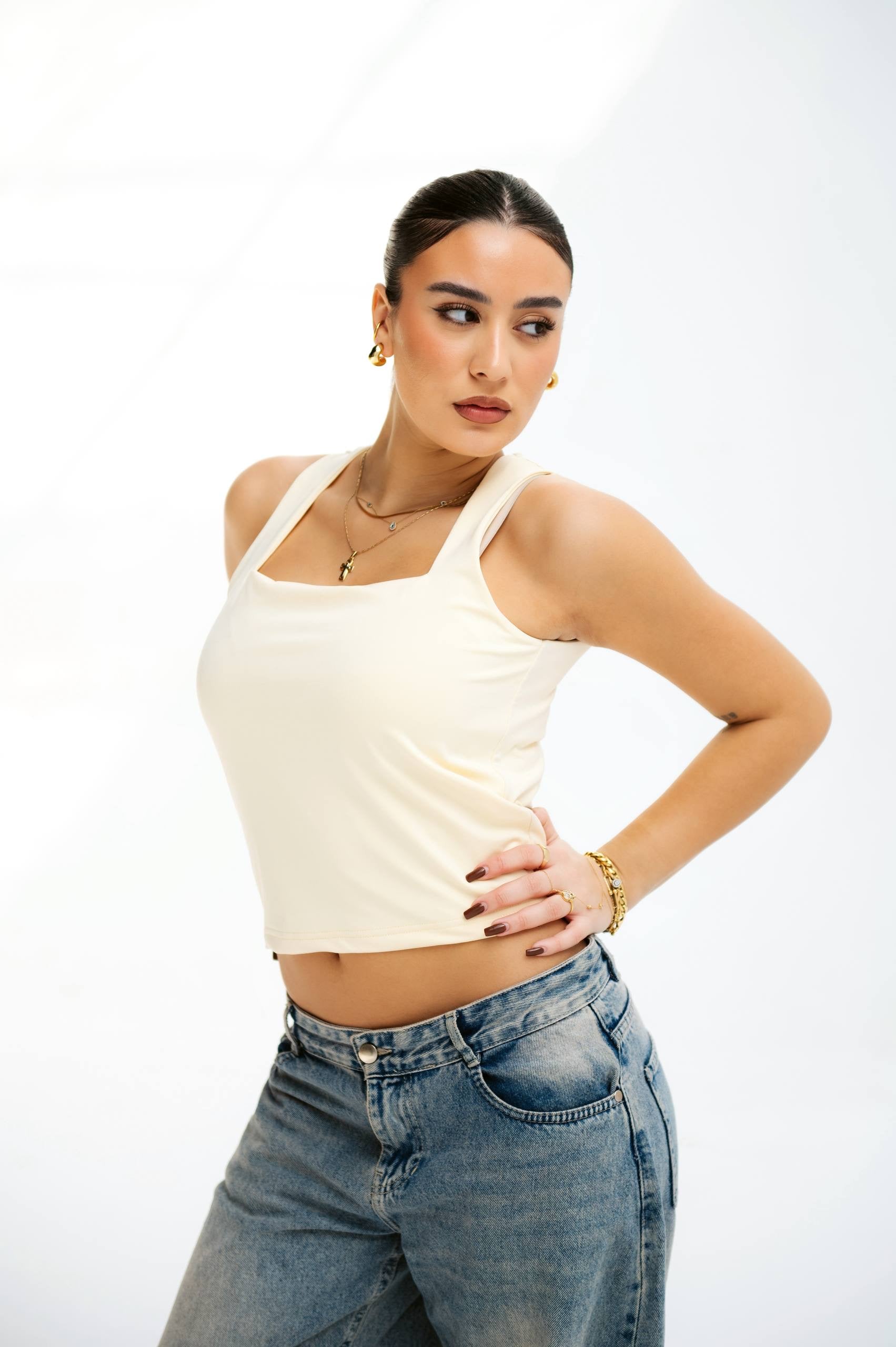 SLIM FIT U-NECK TANK TOP 04