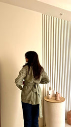 Stripped shirt with back bow
